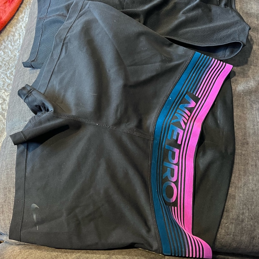 Women’s Nike pro shorts and tank top set size medium top size large bottom